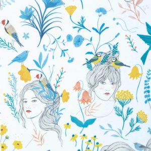 Estampado de chicas con pájaros en sus cabezas entre flores y plantas sobre un fondo azulado