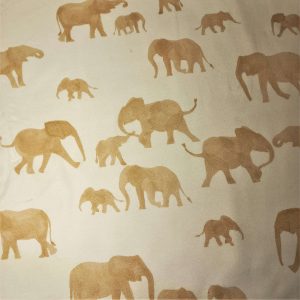 Diseño de elefantes en tonos marrones y fondo rosáceo